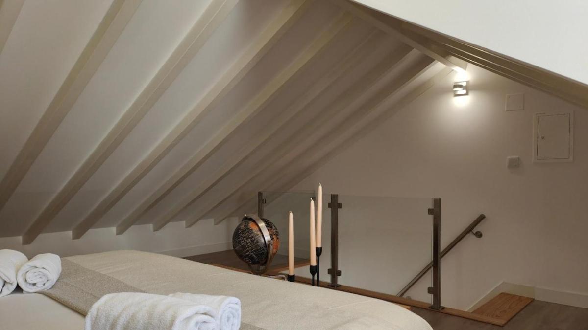 Apartamento Chiado Modern Attic Duplex 2-bedroom Lisboa